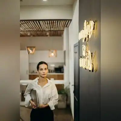 侯旭榕